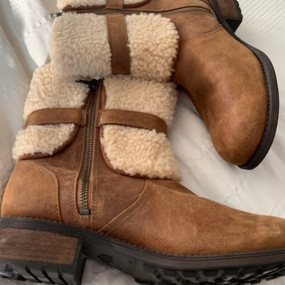 Ugg Boot - Picture 5 of 6